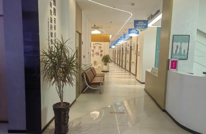 漳州口腔正畸医院:牙齿矫正的原理与流程科普(图2) 漳州口腔正畸医院:牙齿矫正的原理与流程科普(图2)